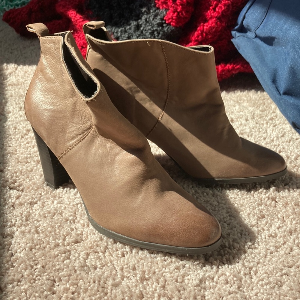 Gap heeled booties
